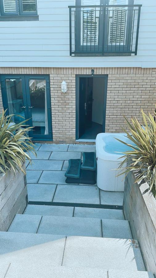 Villa Solent Heights•Sea View•Hot Tub à Portsmouth Extérieur photo